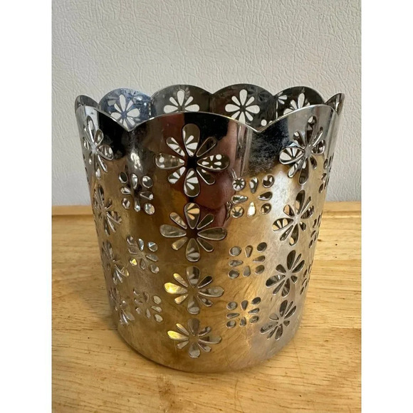 Metal Floral Candle Holder - Picture 3 of 7